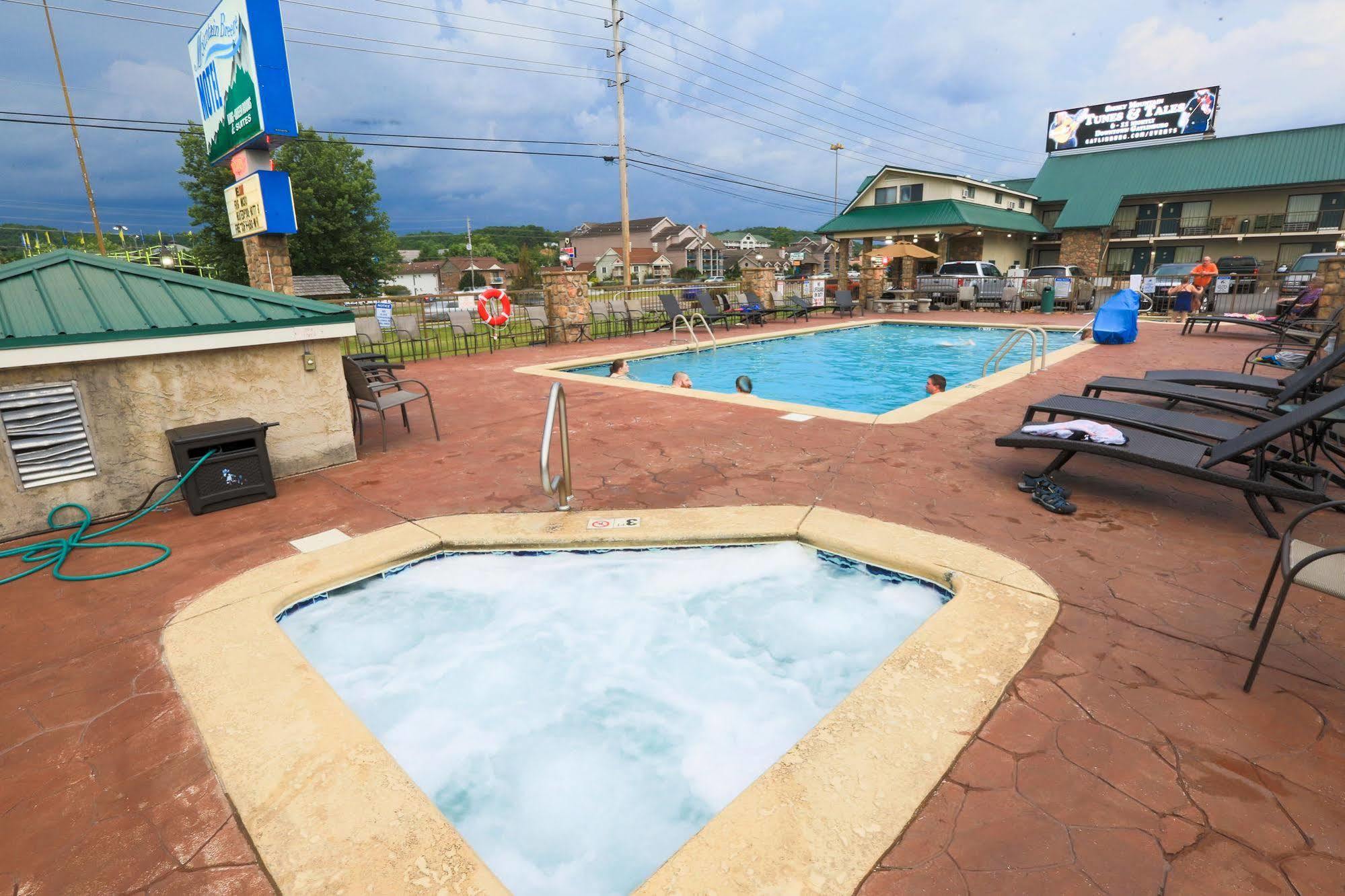 פיג'ן פורג' Mountain Breeze Motel מראה חיצוני תמונה