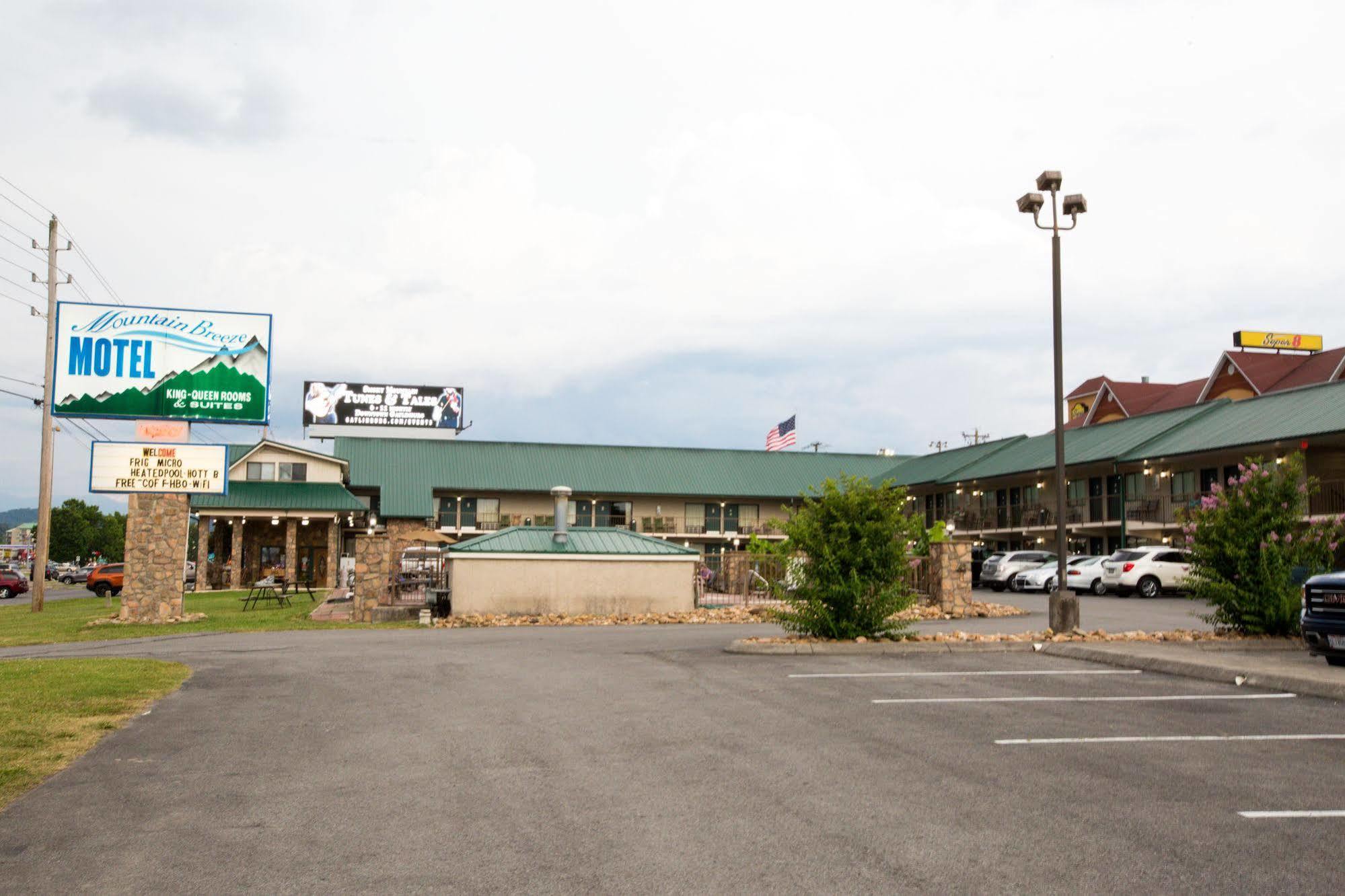 פיג'ן פורג' Mountain Breeze Motel מראה חיצוני תמונה